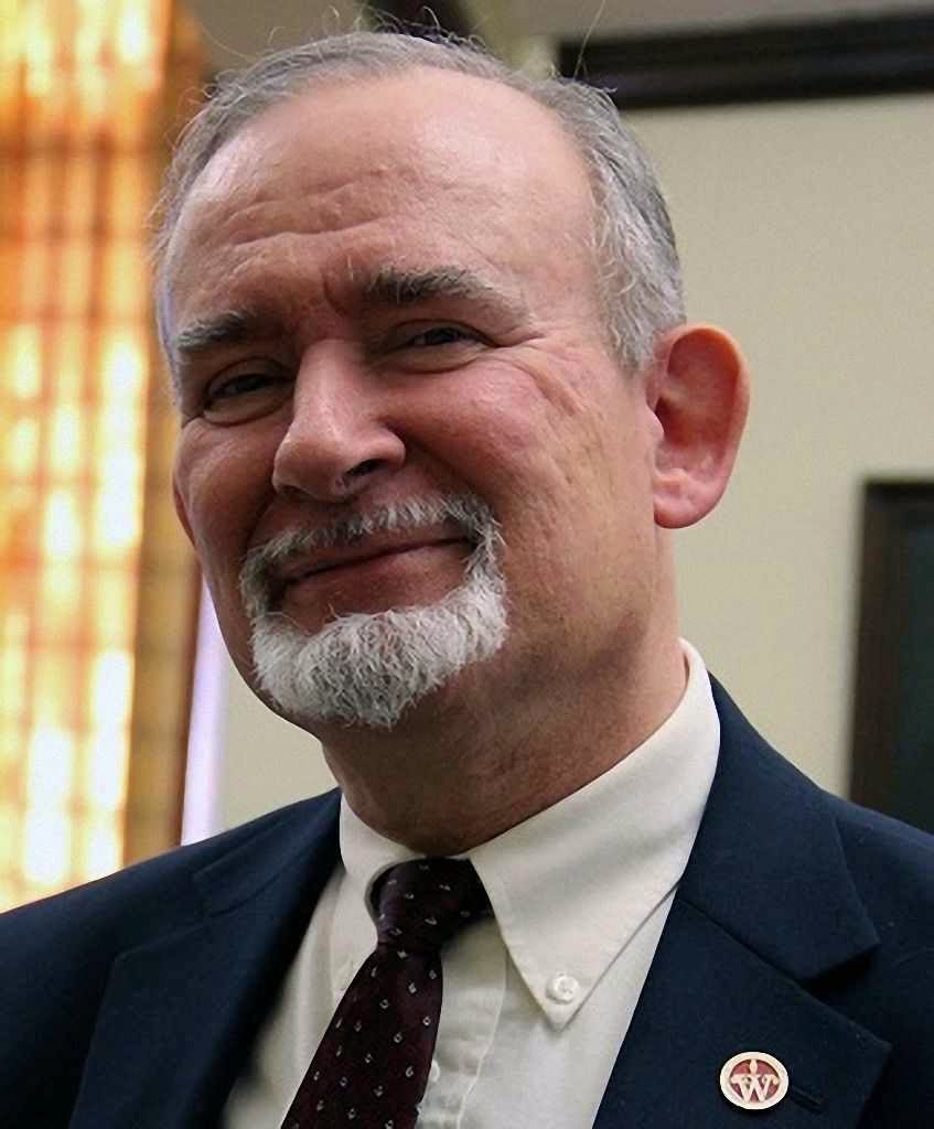 Prof. Lawrence Mykytiuk, autor do trabalho