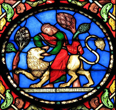 Sansão desfaz o leão. Vitral da catedral de Ely, Inglaterra