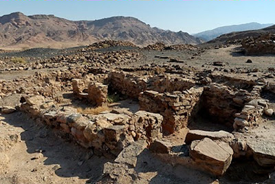 Excavações confirmam historicidade das narrações da Bíblia. Ruínas em Khirbat en-Nahas