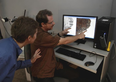 Especialista digital mostra diferenças nas fotos de fragmentos do Manuscrito do Mar Morto