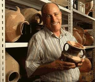 Prof. Amos Kloner, arqueólogo da Universidade Bar-Ilan, Israel